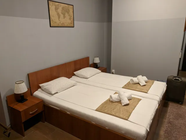 Corner Center Rental