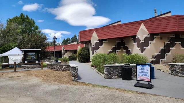 Owens Valley Paiute-Shoshone Cultural Center