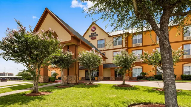Best Western Plus Hobby Airport Inn & Suites