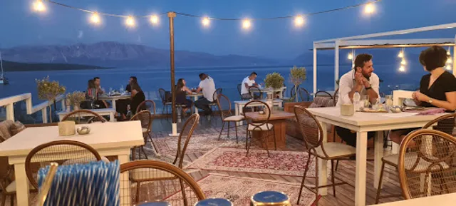 Veranda Cocktail Bar & Restaurant