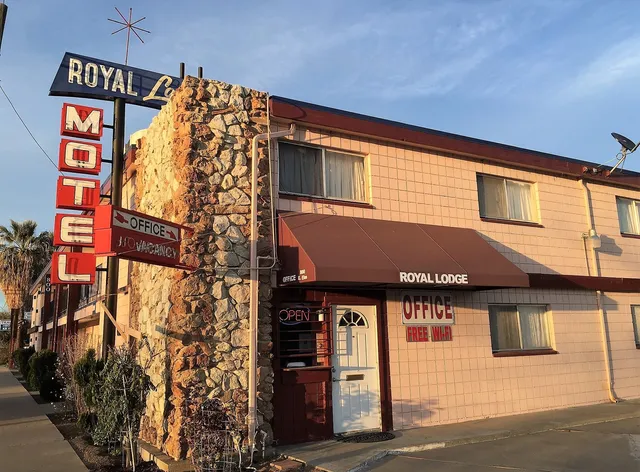 Royal Lodge Motel