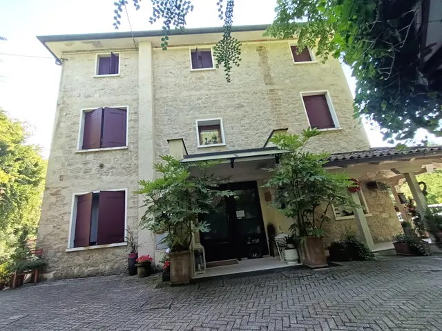 Al Moin Beds & Homes