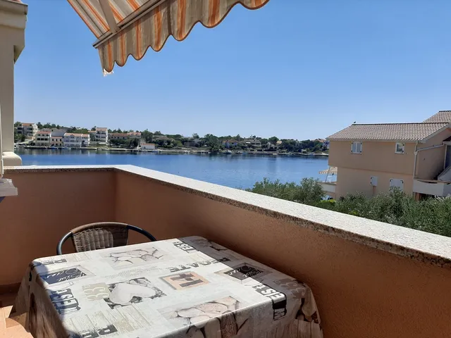 Apartments Leon Šimuni , Pag