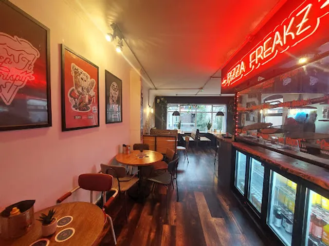 PIZZA FREAKZ