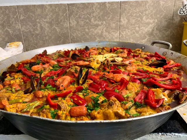 PAELLA YAN Y ALGO MÁS…