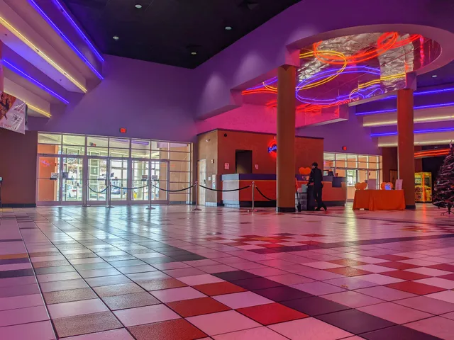 Regal Hamburg Pavilion