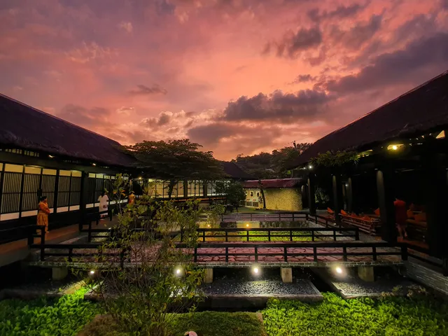 LAVA STONE SPA (라바스톤 스파) MASSAGE