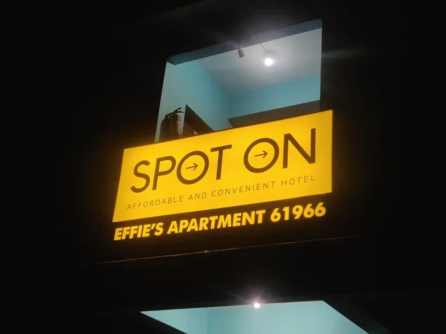 OYO 61966 Effie's Apartment