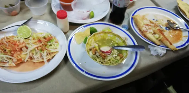 Los 7 Pozoles Suc. "Revolución"