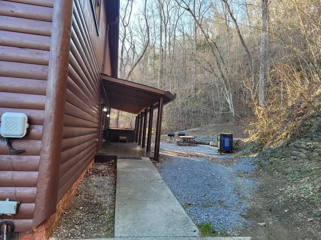 Mystical Creek Pool Lodge 600