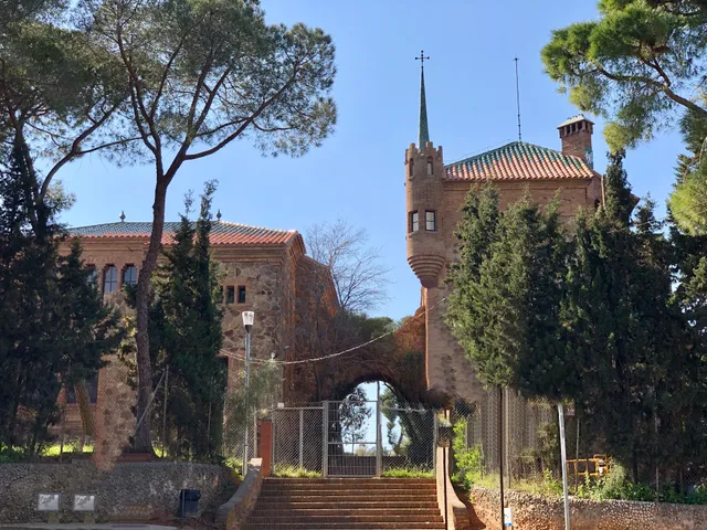 Casa del Mestre de la Colònia Güell