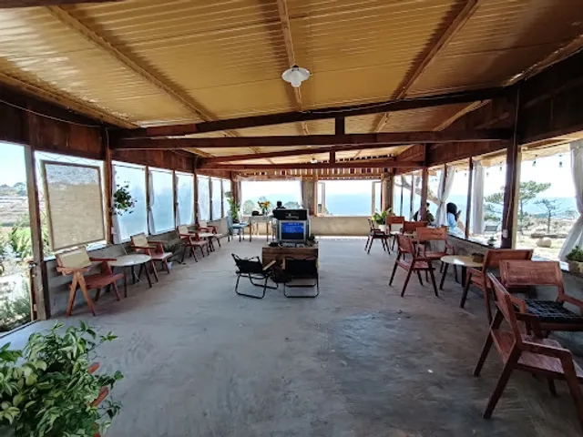 Tiệm cà phê TÁCH ĐÀ LẠT