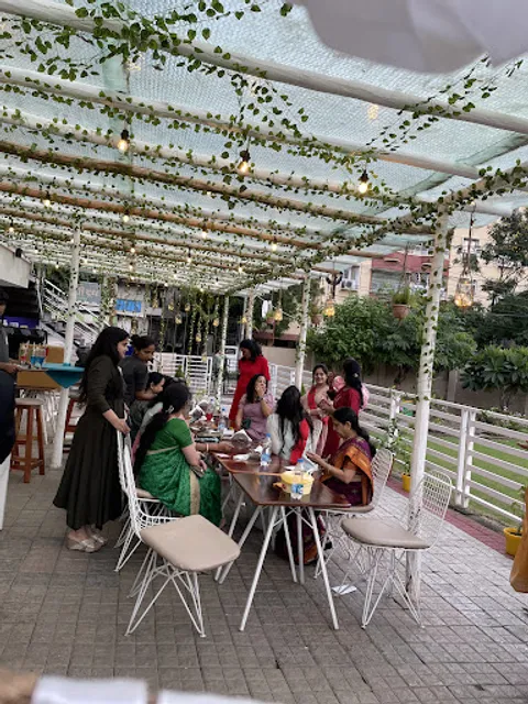 Cafe Sukun - The Peace Cafe ( sukoon cafe in palasia)