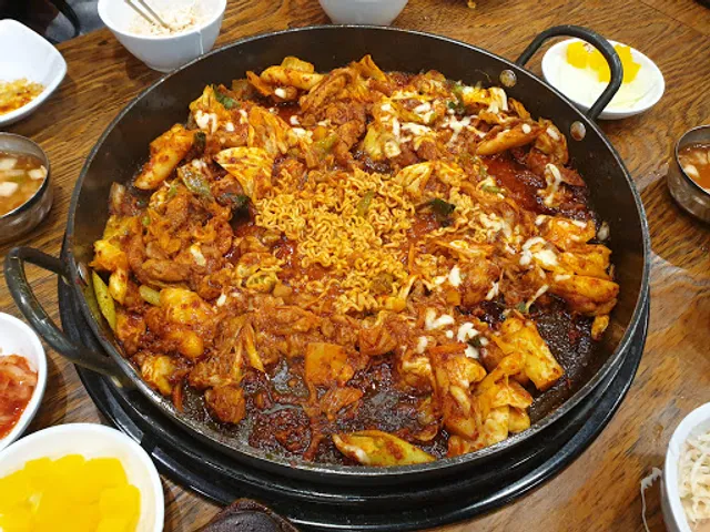 유가네닭갈비