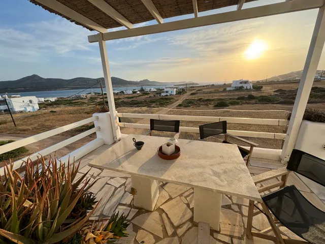 Island White apartments