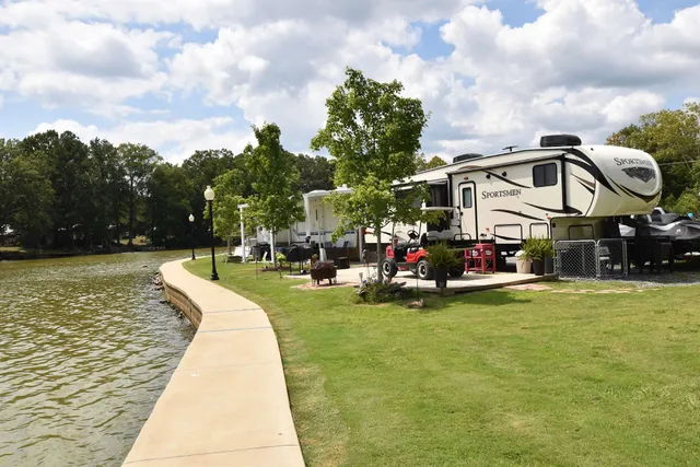 Curley's Cove RV Park