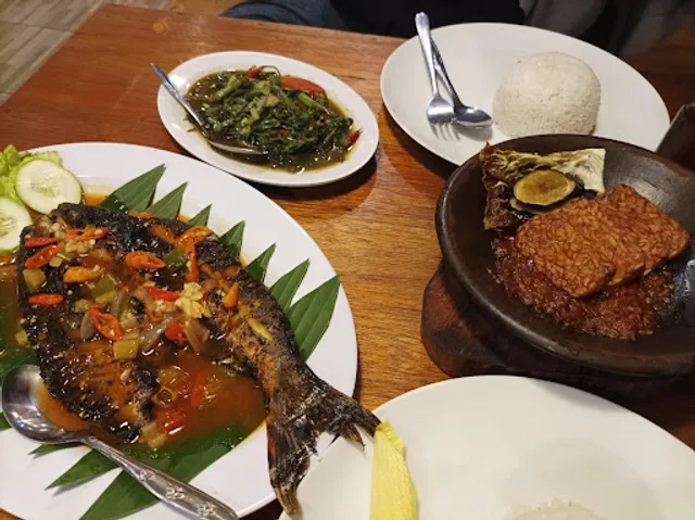 Resto Bandar Gurame, Cakung