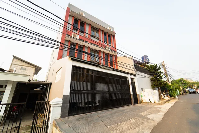 KoolKost Syariah near MRT Lebak Bulus Station