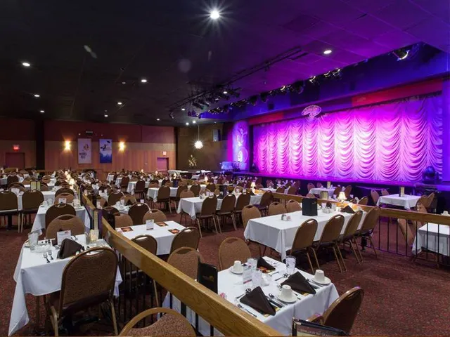 Dutch Apple Dinner Theatre