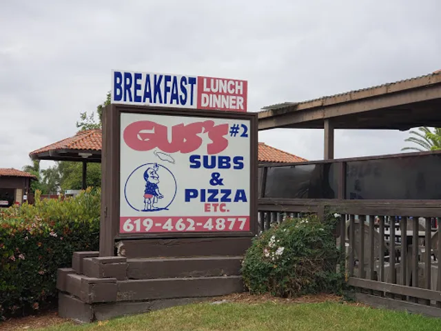 Gus's Subs & Pizza Place