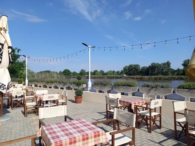 Tó Szálló és Étterem