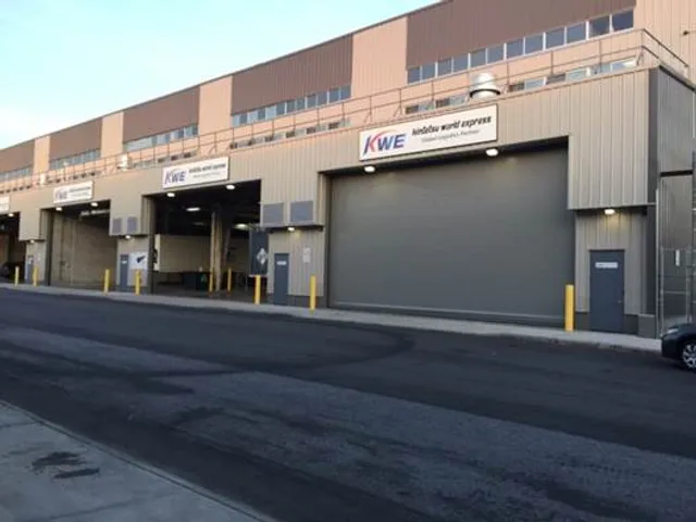 Kintetsu World Express