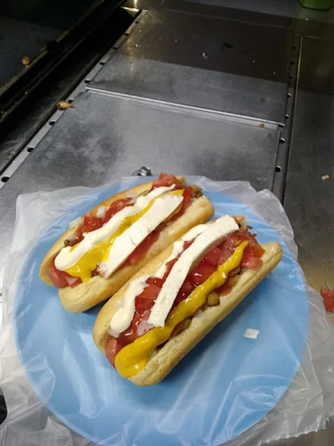 Hamburguesas y hot dogs "El charro"