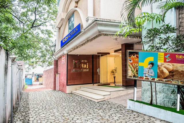 Hotel Raj International