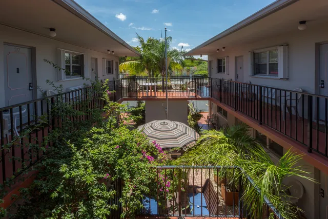 Richard's Motel Studios