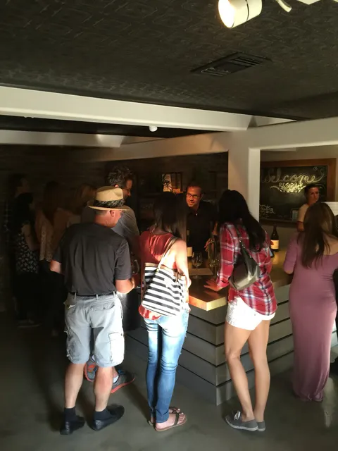 Majestic Oak Vineyard and Wine Tasting