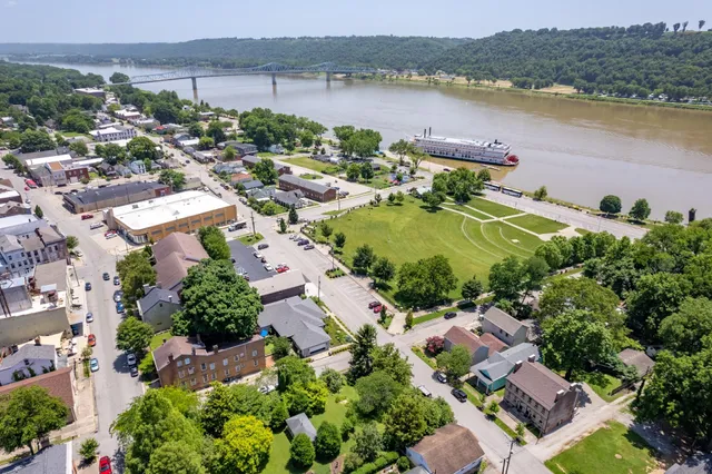 General's Quarters Madison, Indiana: Whole House Vacation Rentals