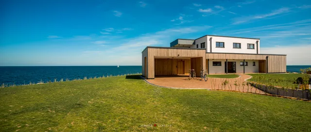 Cape Baltic Sea - SEA TIME FOR HOLIDAY