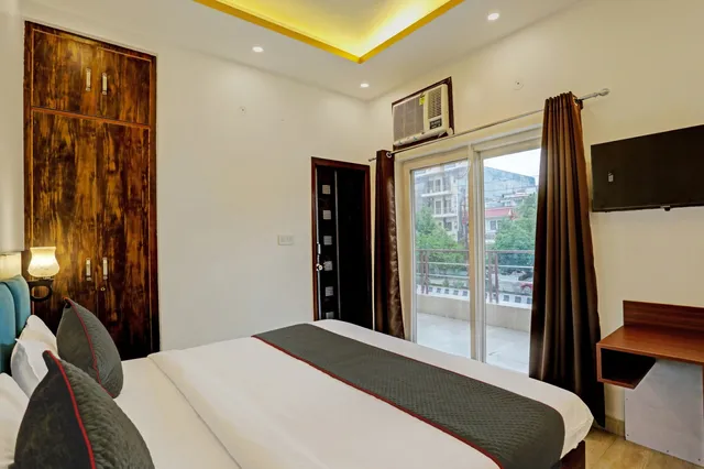 Worldwide Suites Near IGI Airport