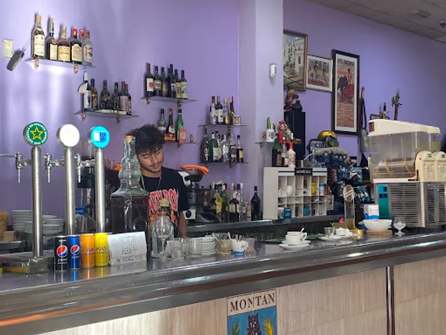 BAR RESTAURANTE LA PISCINA