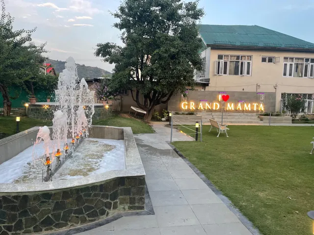 Hotel The Grand Mamta