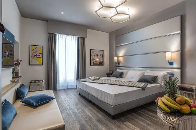 Colonna suite del corso