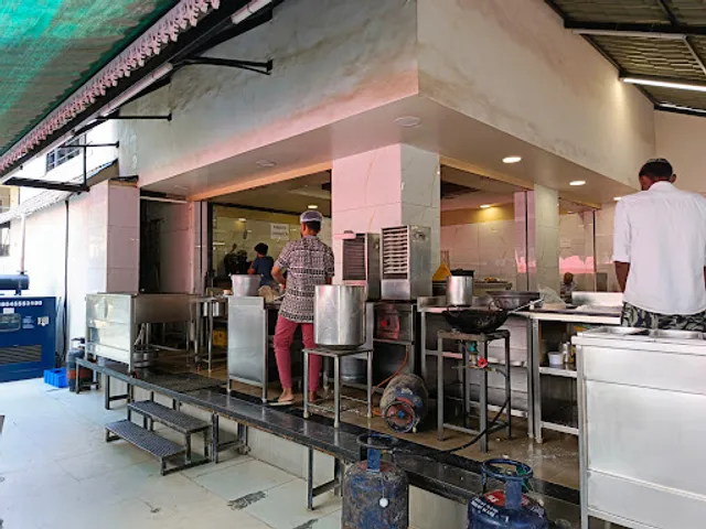 Sri Meenakshi Bhavan