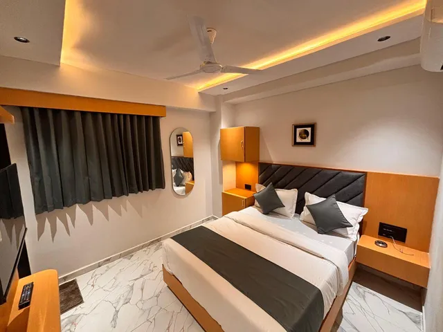 HOTEL PALLADIUM LAKE