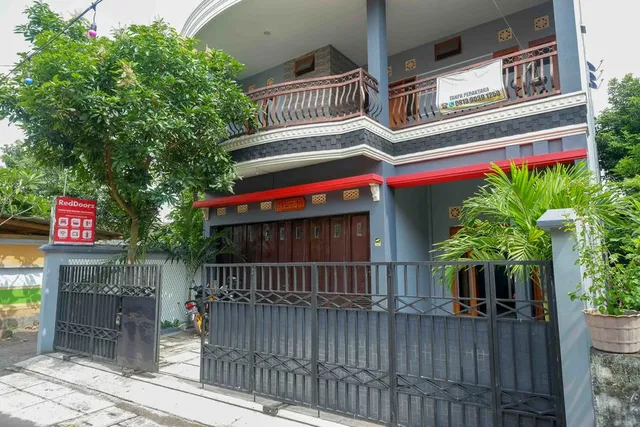 RedDoorz Syariah near Monumen Jogja Kembali