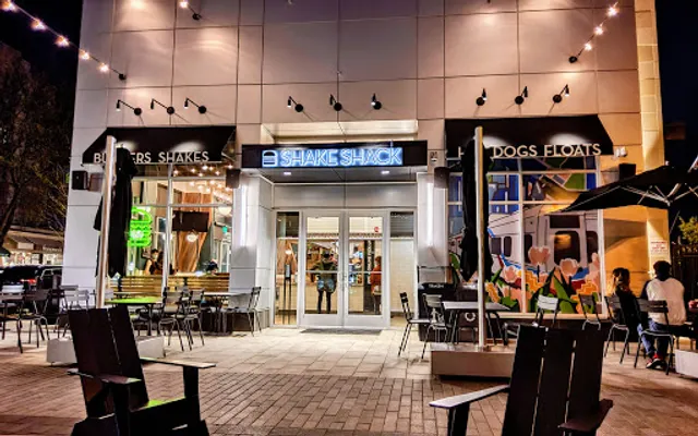 Shake Shack Suburban Square