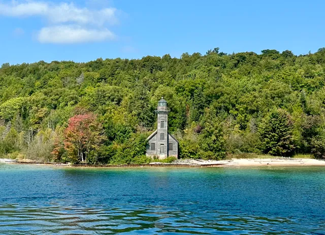 Pictured Rocks Island Tours & U.P. Tiki