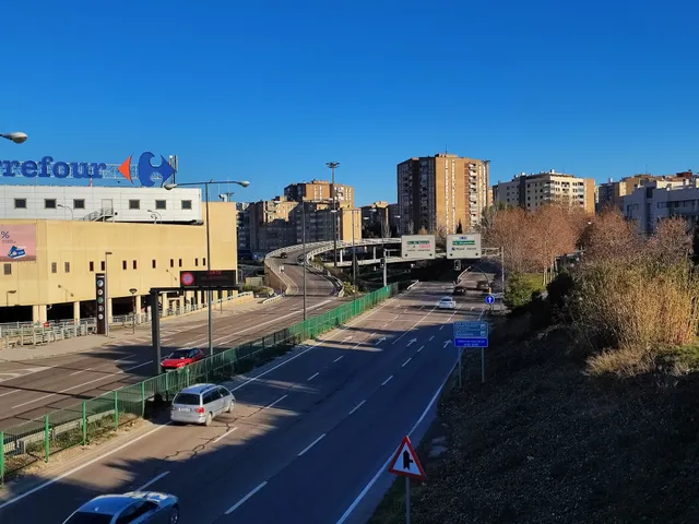 Zona Descarga Carrefour Augusta Zaragoza