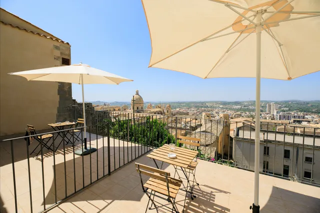 TRIGONA GARDEN SUITE