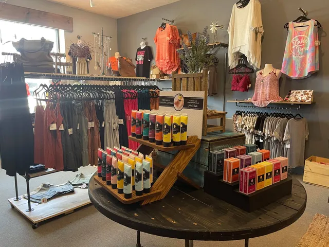 Rockin’ N Junkin’ Boutique & Resale