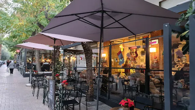 Foka+Negra Cafe-Bistrot