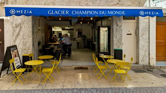 MEZIA - Glacier « champion du monde »