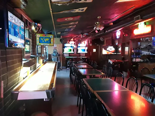 Friendly's Sports Bar & Grill