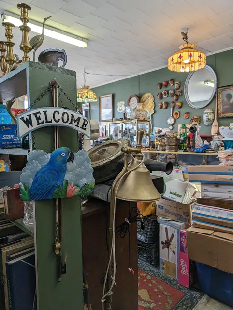 Nick's Antiques & Collectibles
