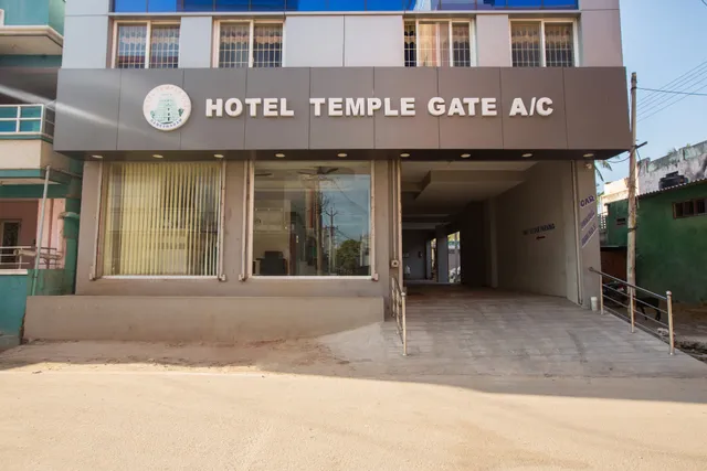 Hotel Temple Gate A/C