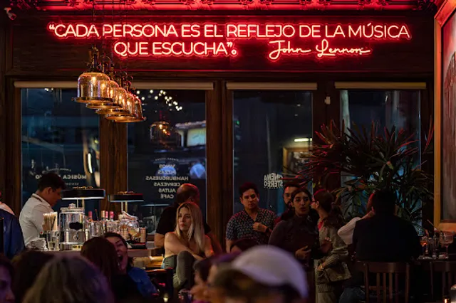 Cinema Stereo - Rock Bar